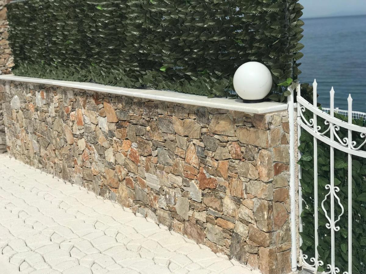 Guest House Gabriela Keratea المظهر الخارجي الصورة